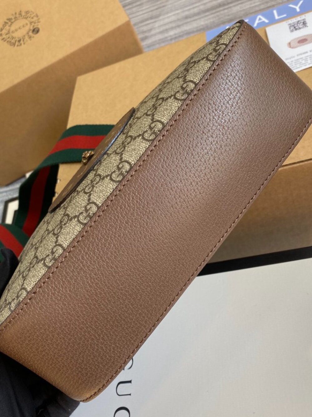 Gucci GG Supreme Canvas Crossbody with Green-Red Web and Yellow Accents - Picture 3 of 9
